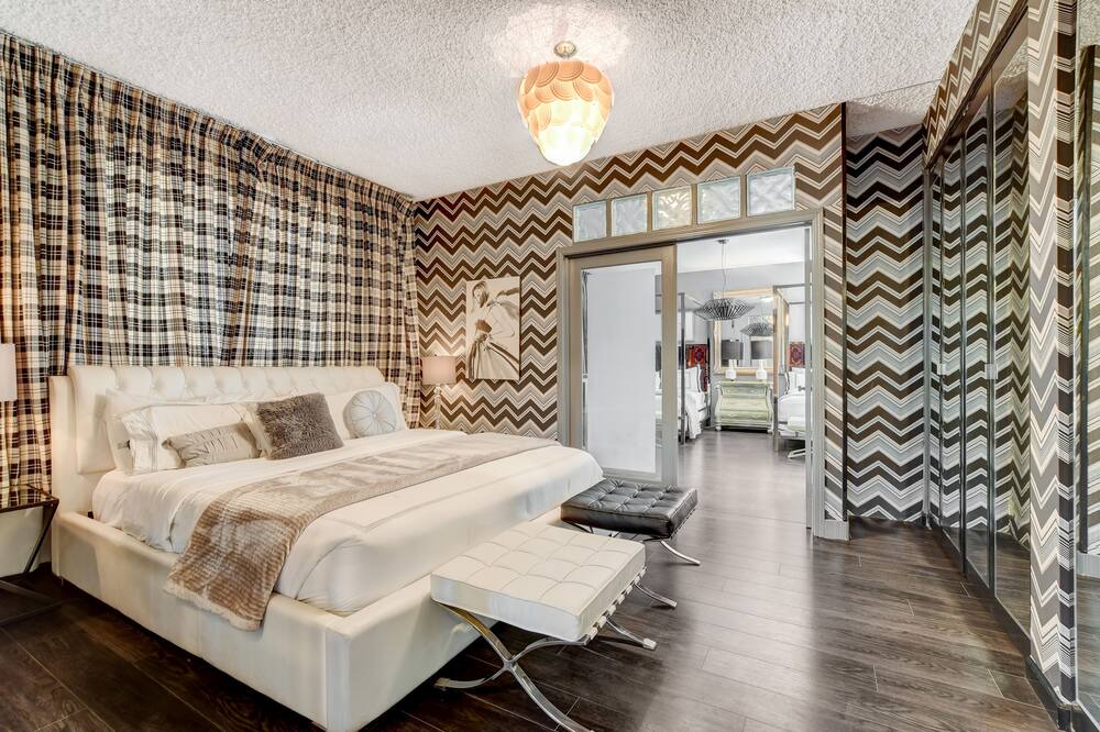 Photo of Bedroom in Gateway District