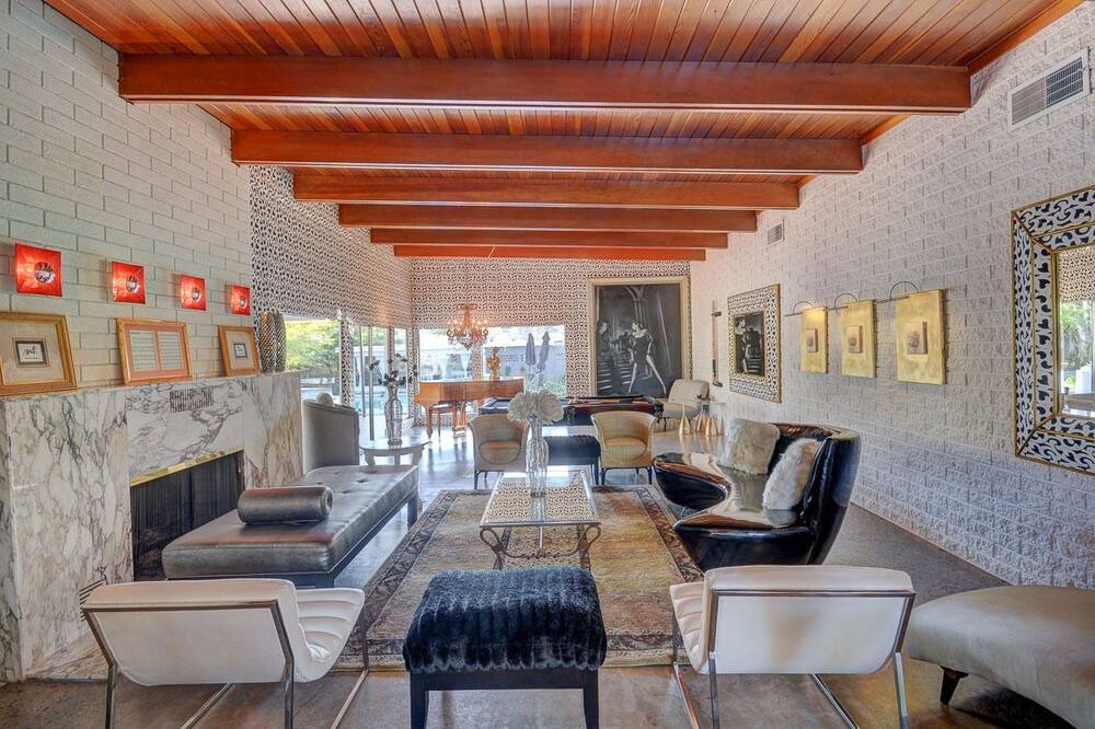 Photo of Livingroom in Gateway District