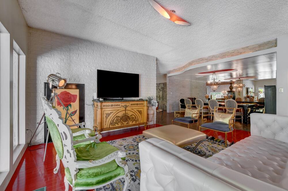 Photo of Livingroom in Gateway District