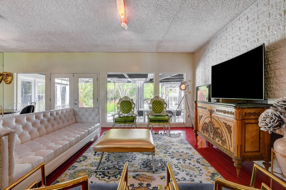 Photo of Livingroom in Gateway District