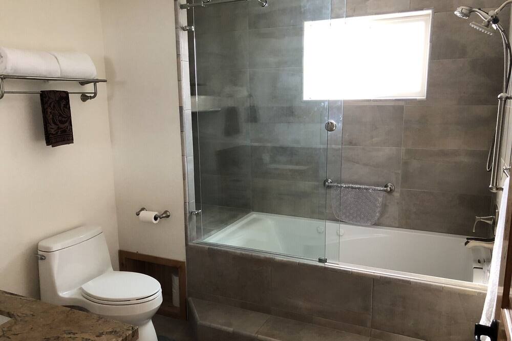 Photo of Bathroom in Lower Kingsbury