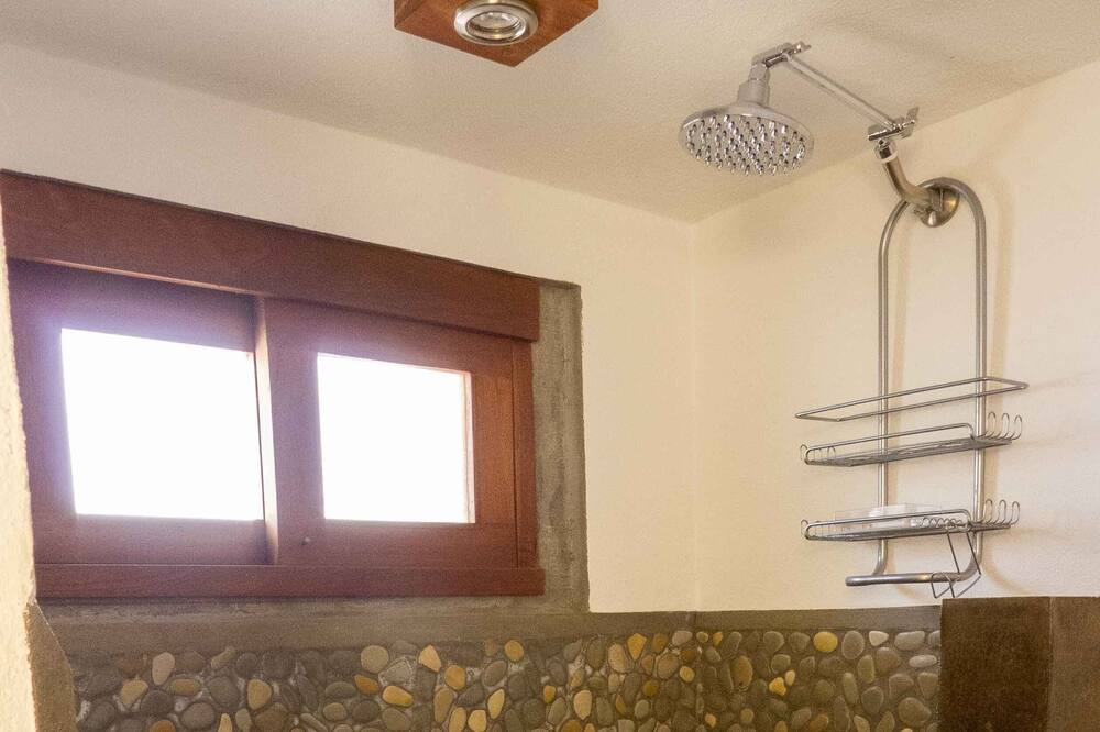Photo of Bathroom in Pacific Marlin