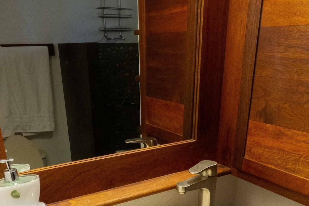 Photo of Bathroom in Pacific Marlin