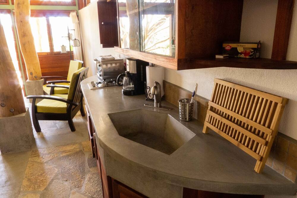 Photo of Kitchen in Pacific Marlin