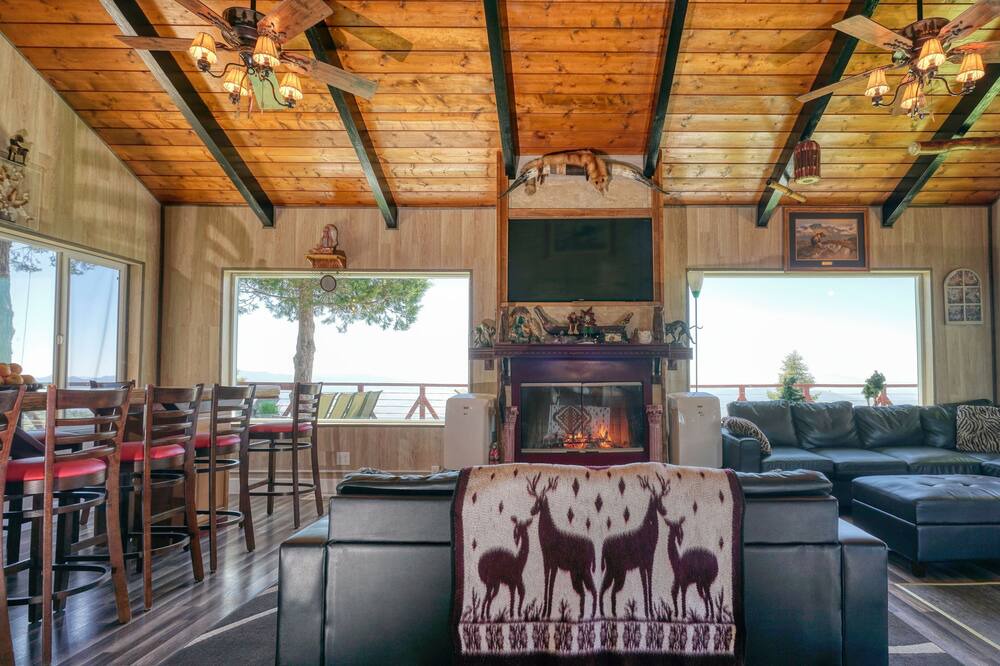 Photo of Livingroom in Pauma Valley