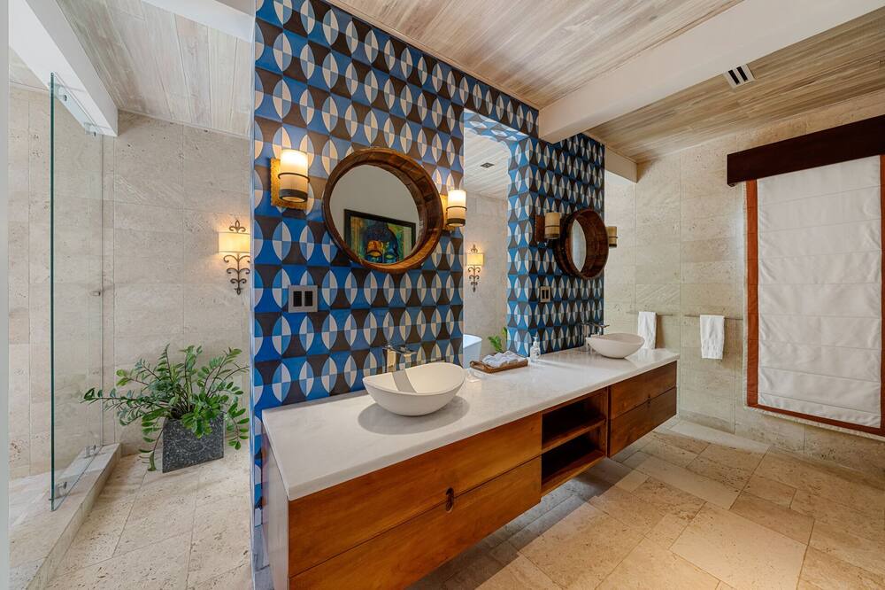 Photo of Bathroom in Guacalito de La Isla
