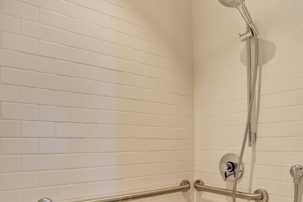 Photo of Bathroom in Carpinteria
