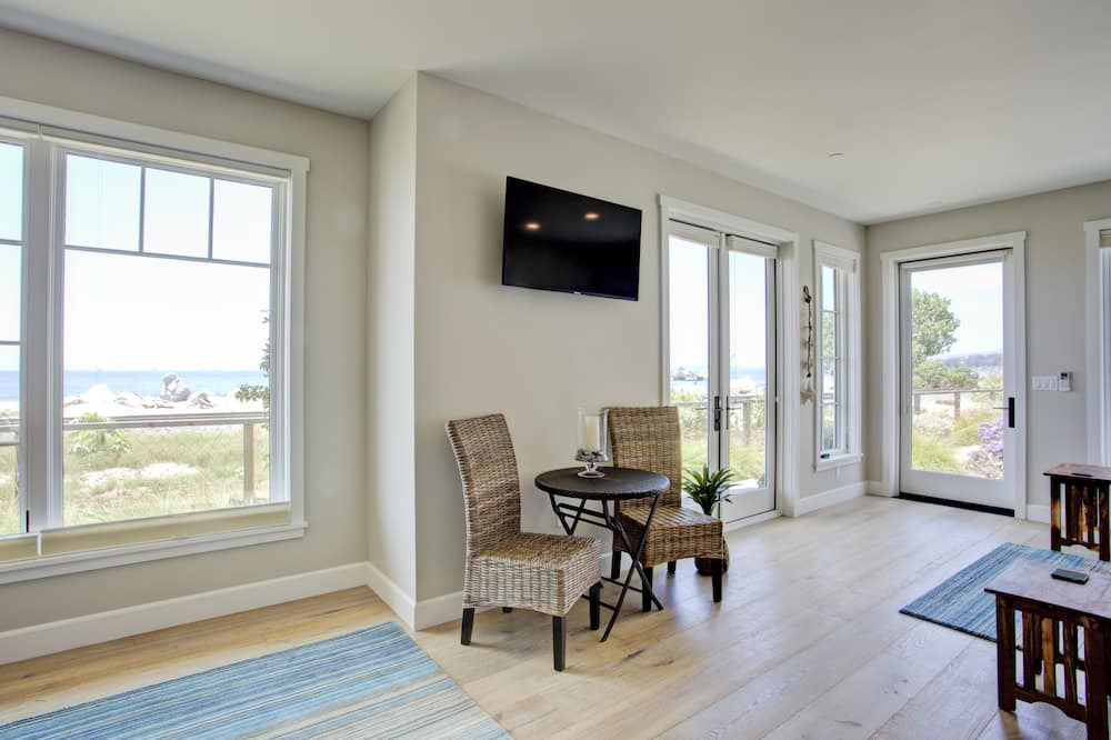 Photo of Livingroom in Carpinteria