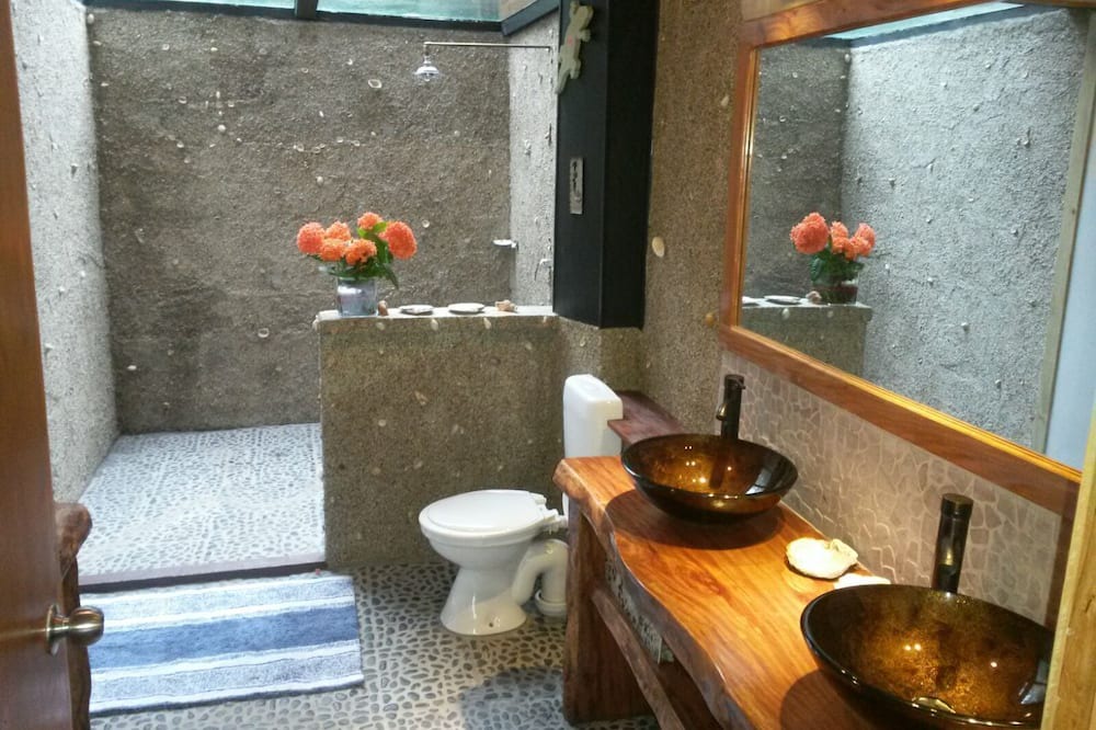 Photo of Bathroom in Savusavu