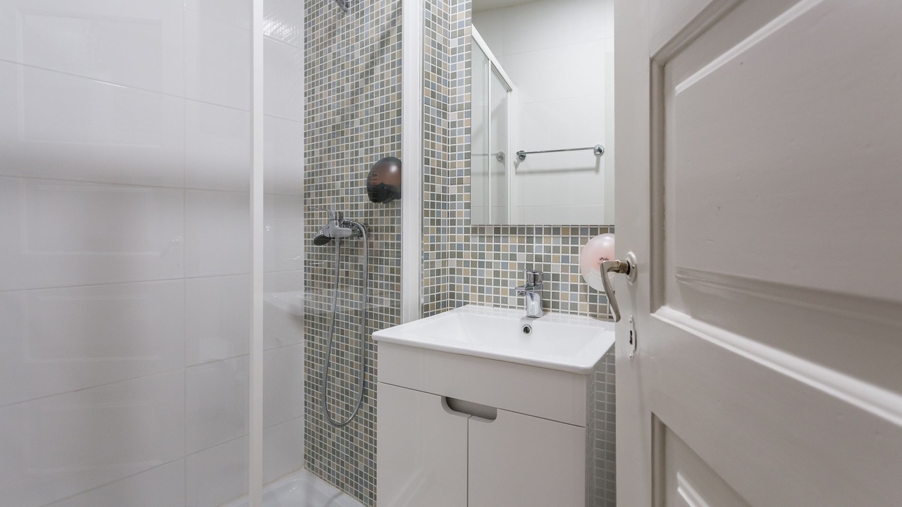 Photo of Bathroom in Coimbra City Centre