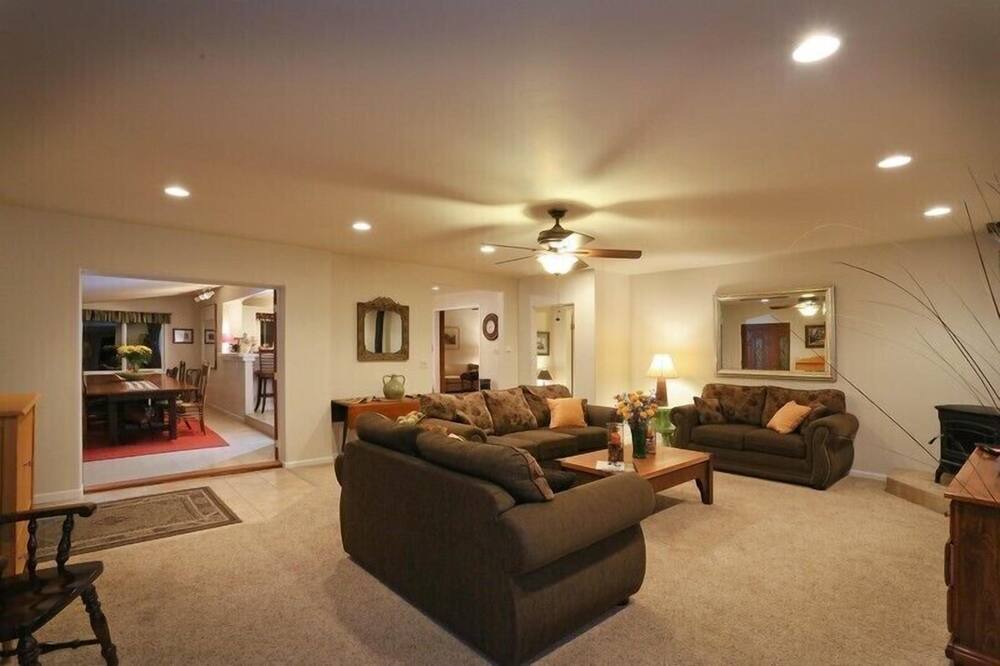 Photo of Livingroom in San Luis Obispo
