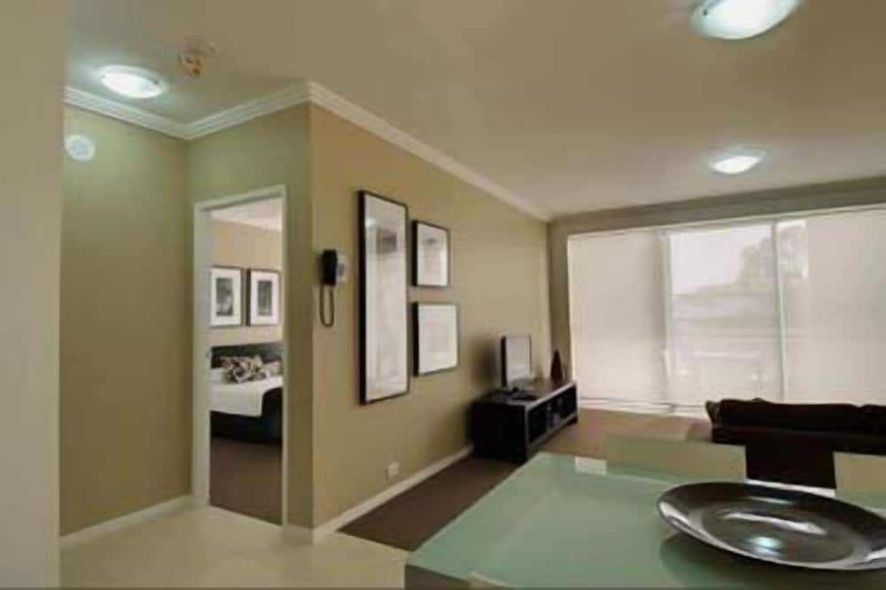 Photo of Livingroom in Varsity Lakes