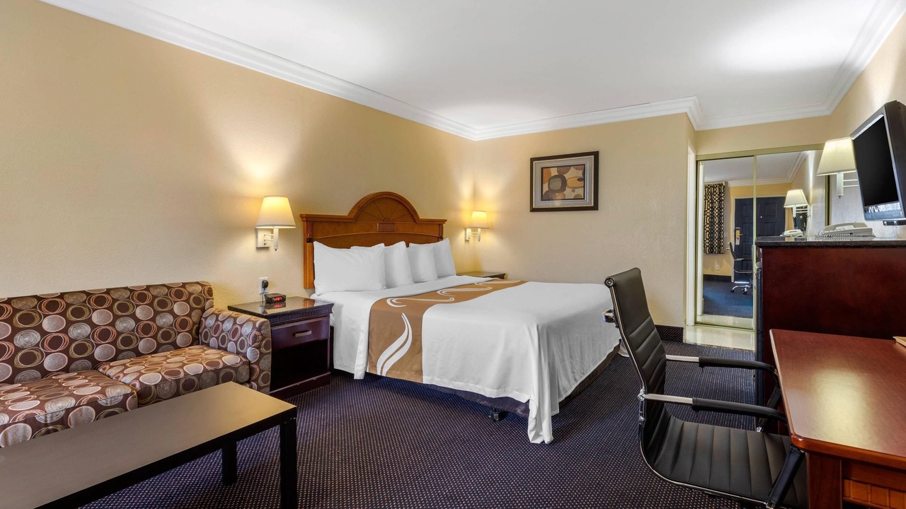Photo of Bedroom in Lomita