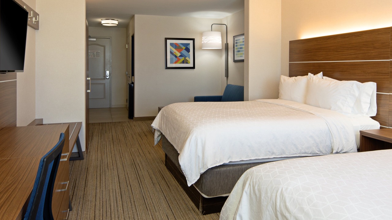 Photo of Bedroom in Raisin