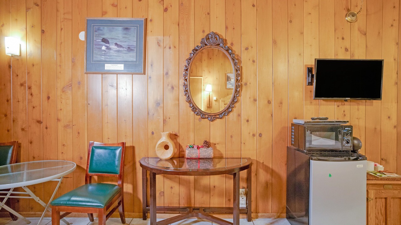 Photo of Bedroom in Lake Arrowhead