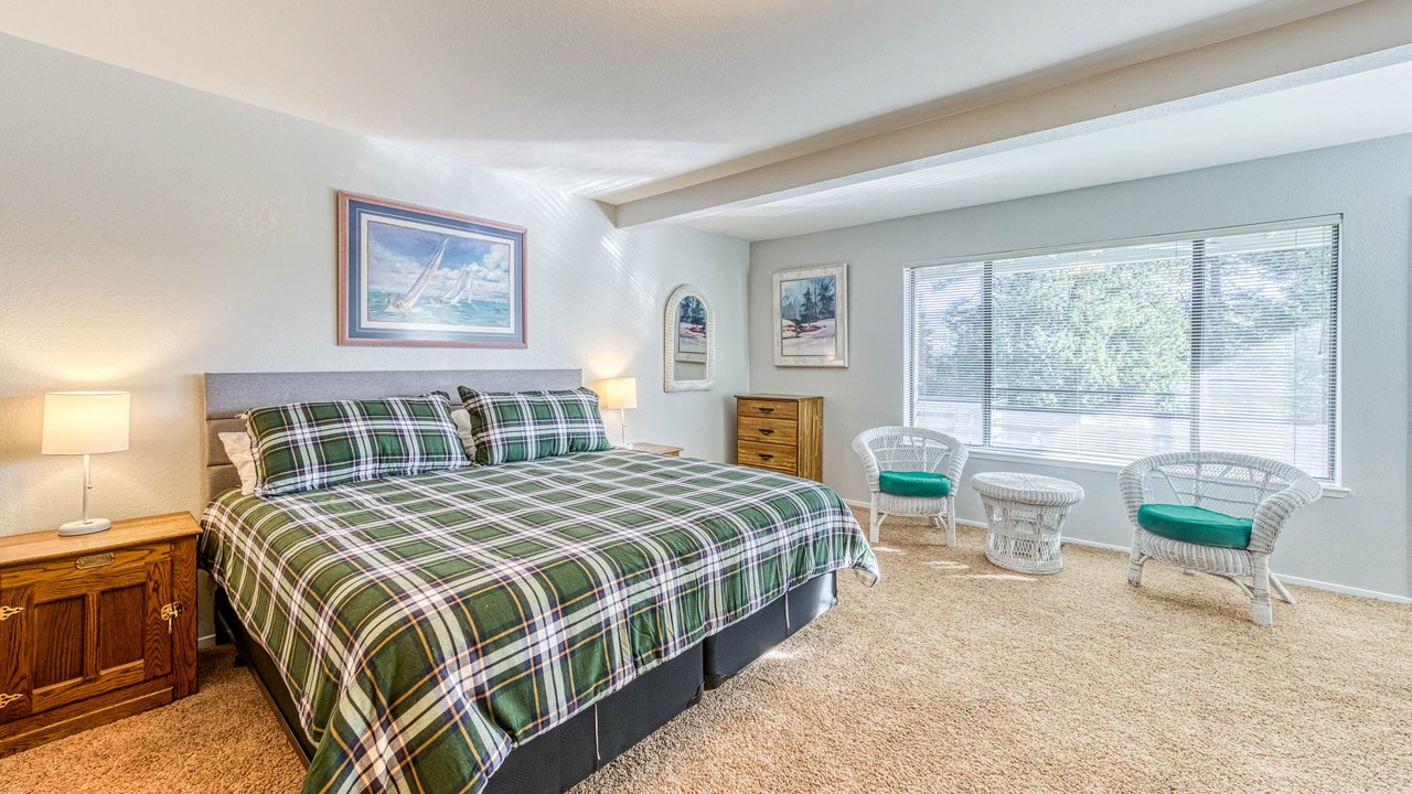 Photo of Bedroom in Lakeshore