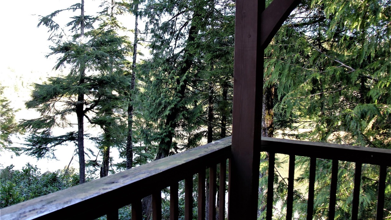 Photo of Patio Balcony in Ucluelet