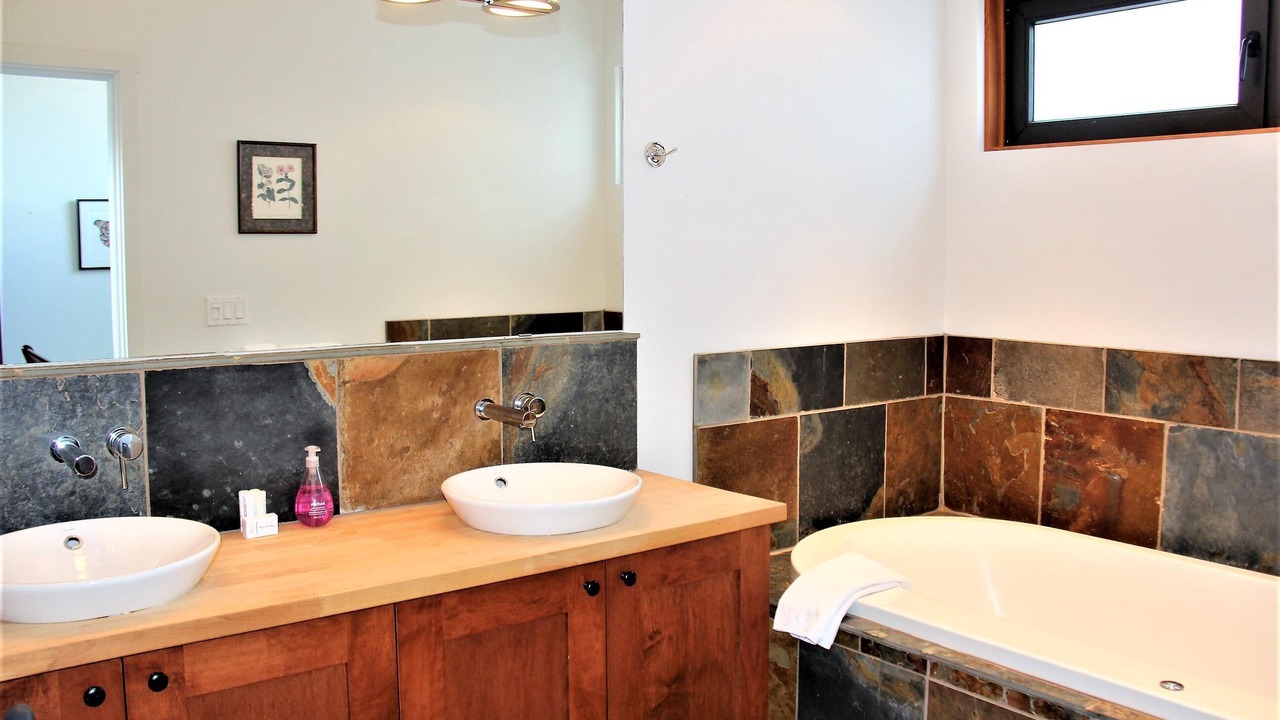 Photo of Bathroom in Ucluelet