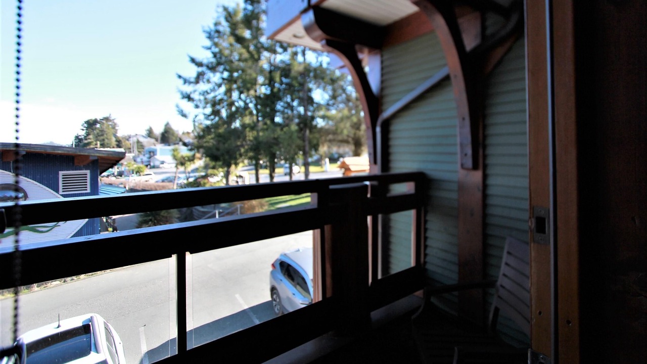 Photo of Patio Balcony in Ucluelet