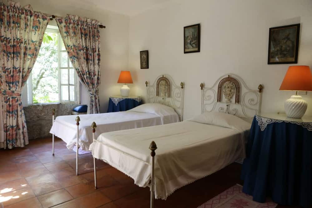 Photo of Bedroom in Resende