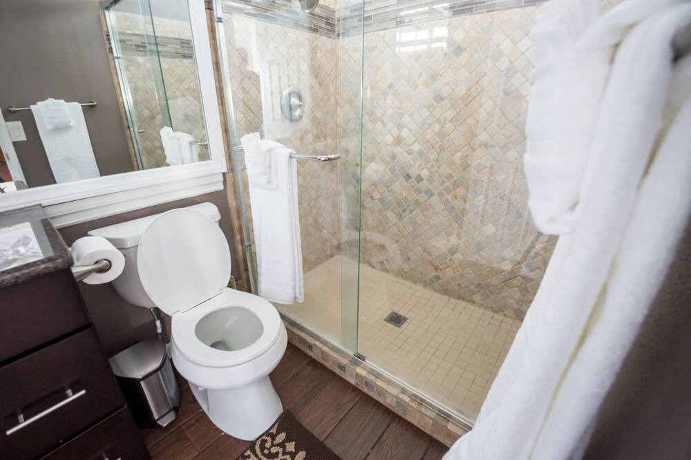 Photo of Bathroom in Allied Gardens