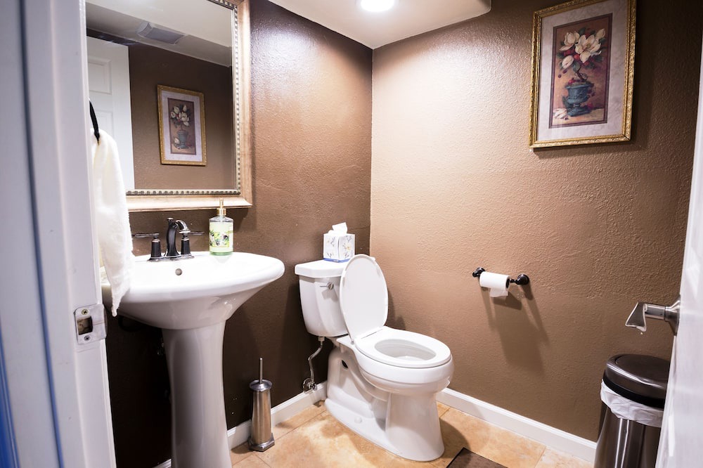 Photo of Bathroom in Allied Gardens