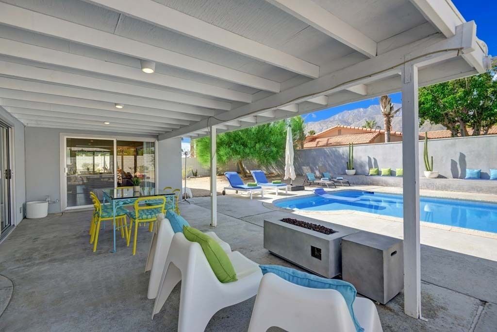 Photo of Patio Balcony in Racquet Club South