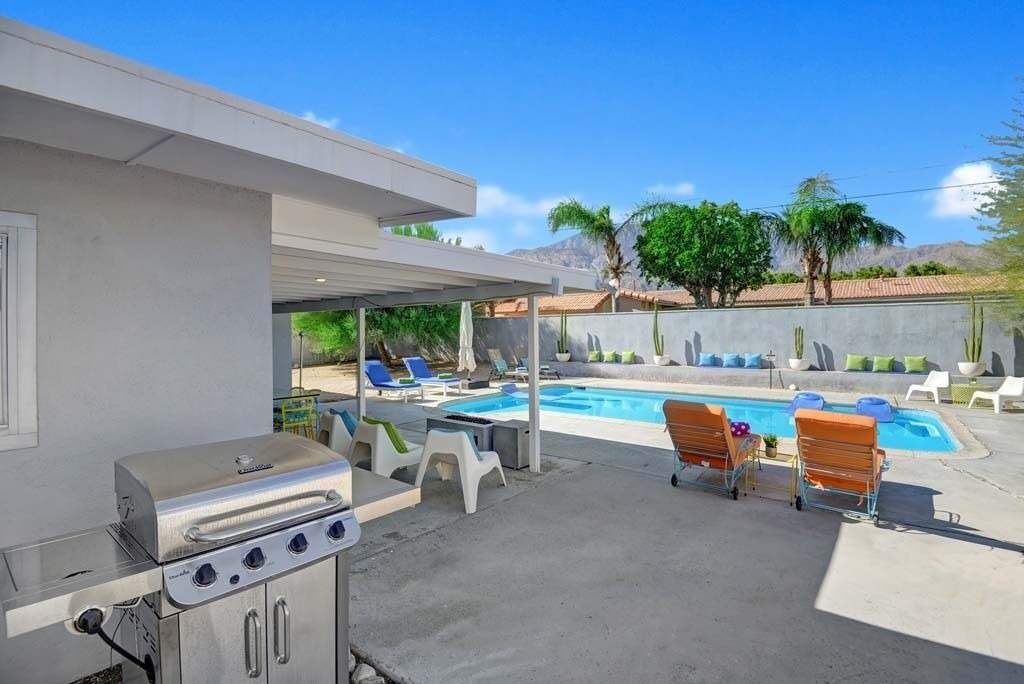 Photo of Outdoor in Racquet Club South