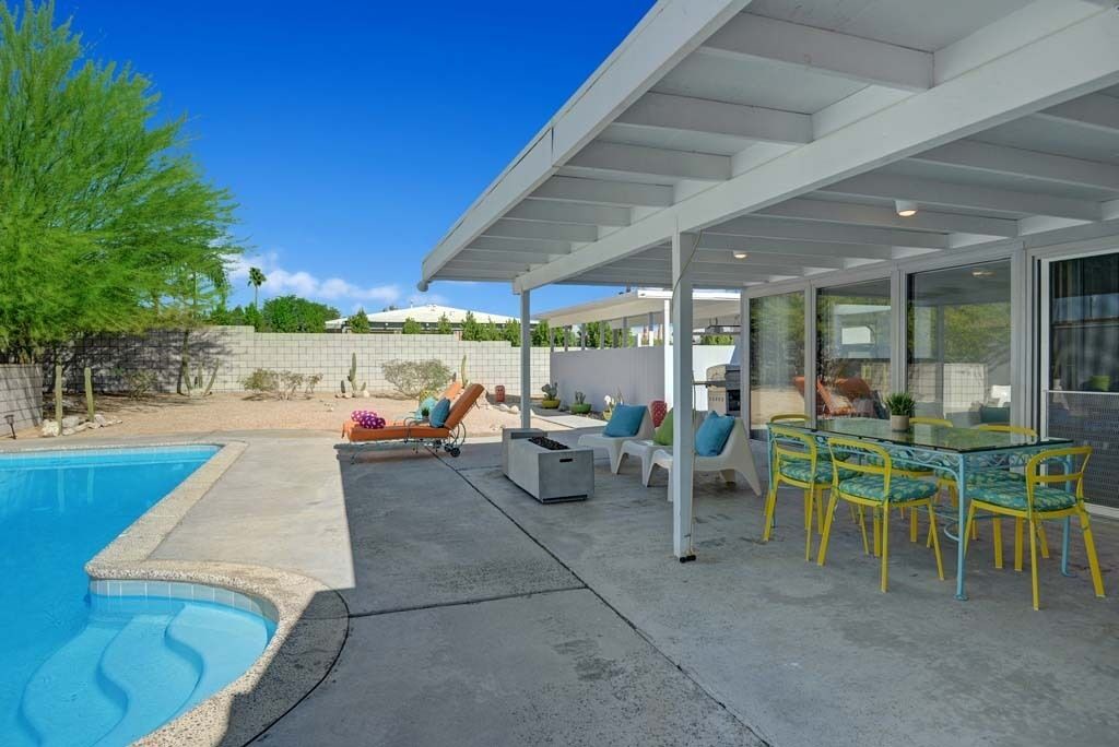 Photo of Outdoor in Racquet Club South