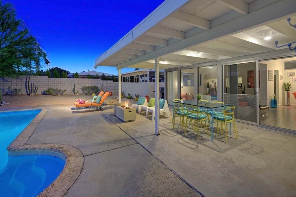 Photo of Outdoor in Racquet Club South