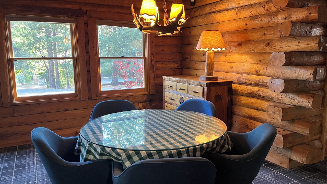 Photo of Bedroom in Idyllwild