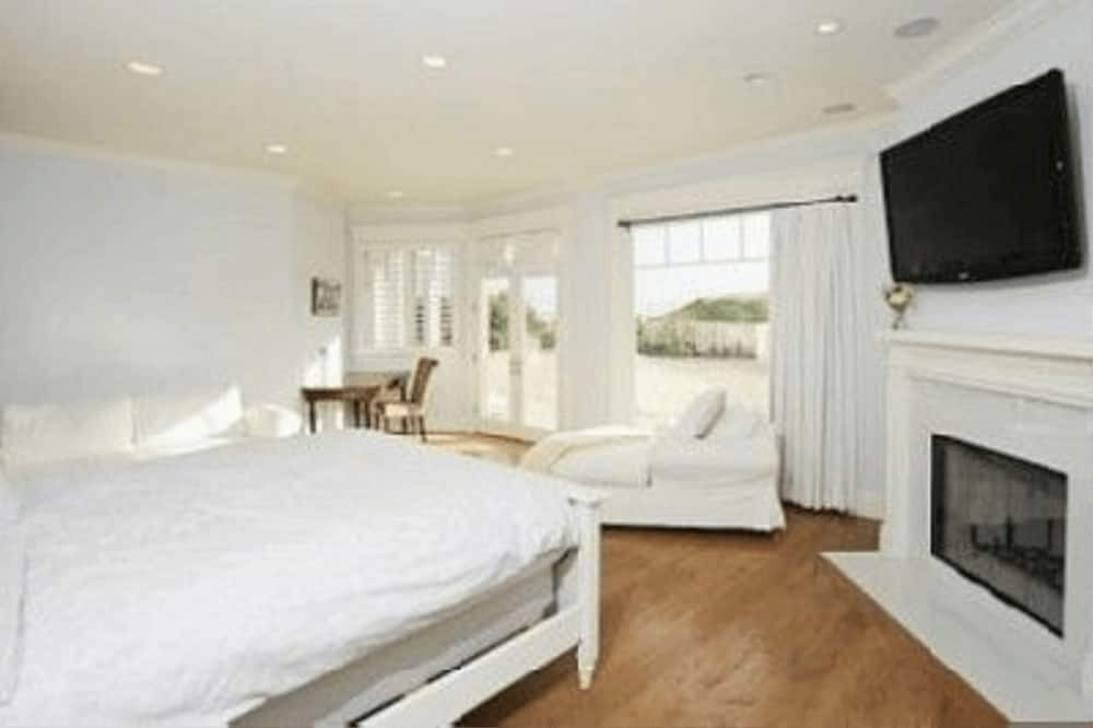 Photo of Others in Western Malibu