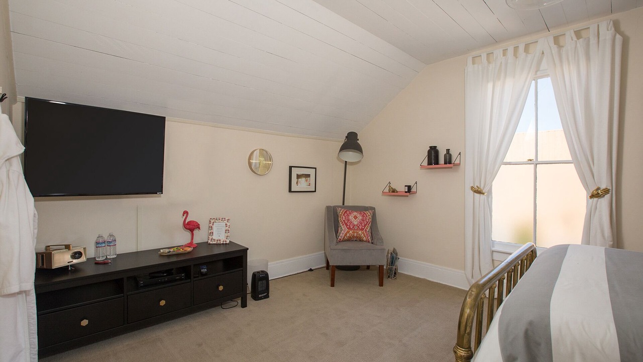 Photo of Bedroom in Los Alamos
