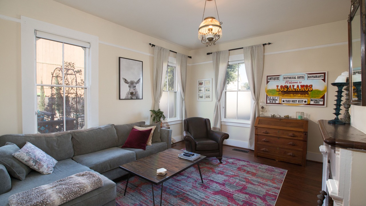 Photo of Livingroom in Los Alamos