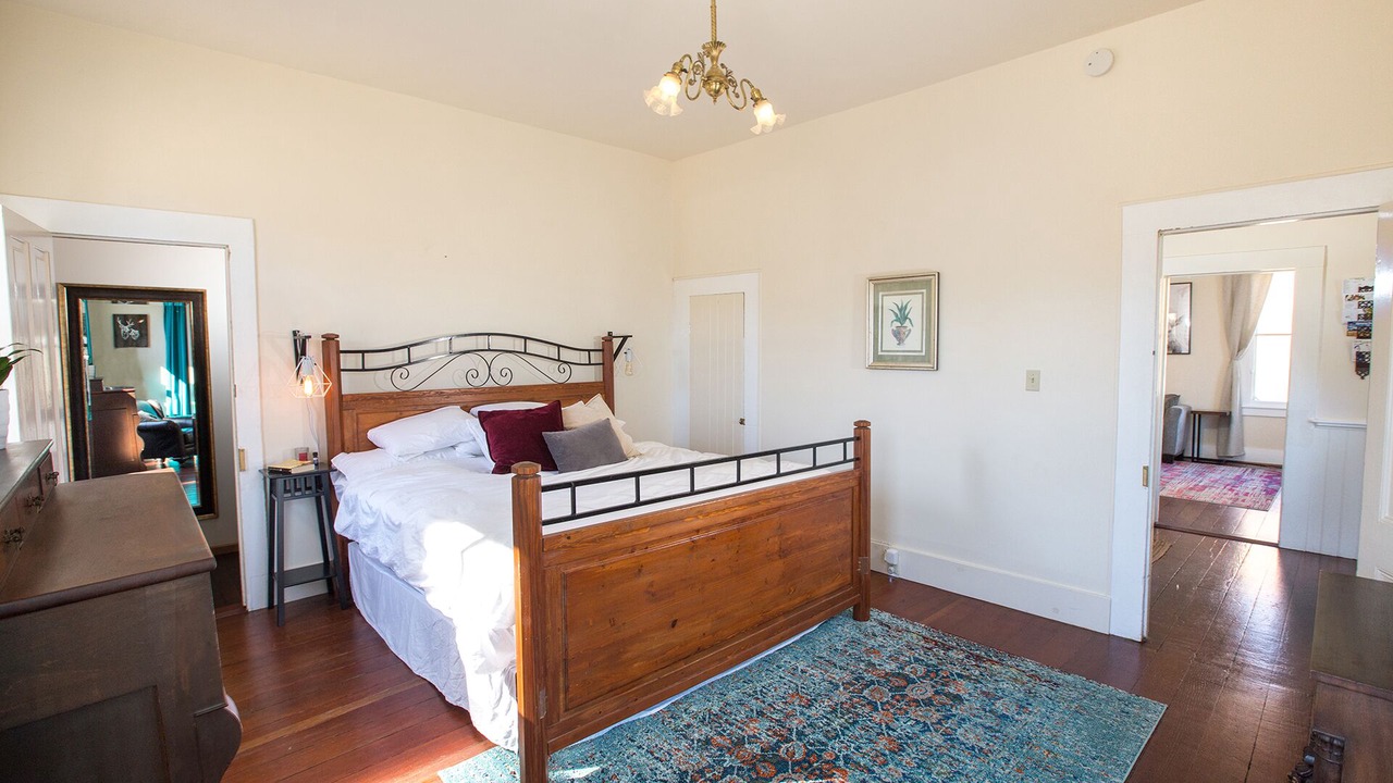Photo of Bedroom in Los Alamos