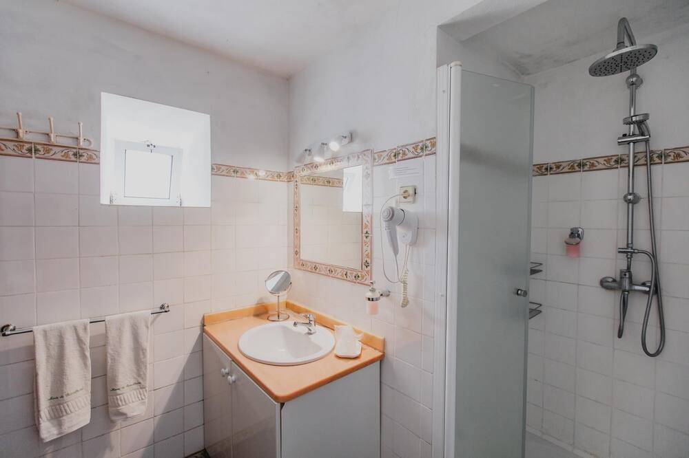 Photo of Bathroom in Evora