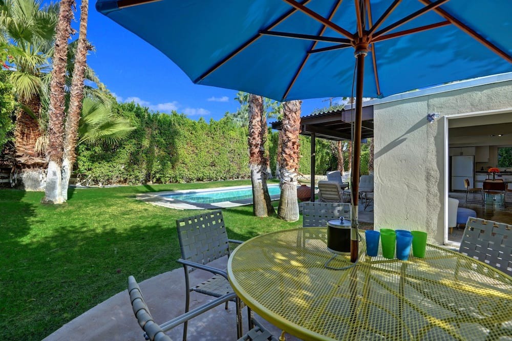 Photo of Outdoor in Racquet Club Estates