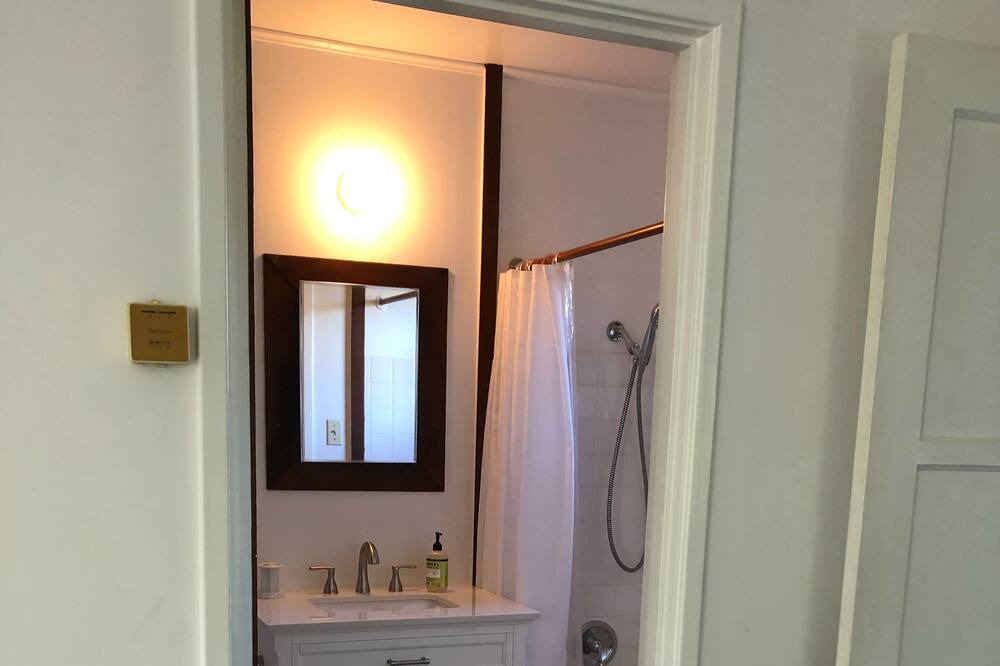 Photo of Bathroom in Carpinteria