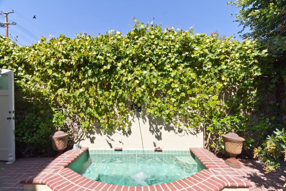 Photo of Outdoor in Oak Park