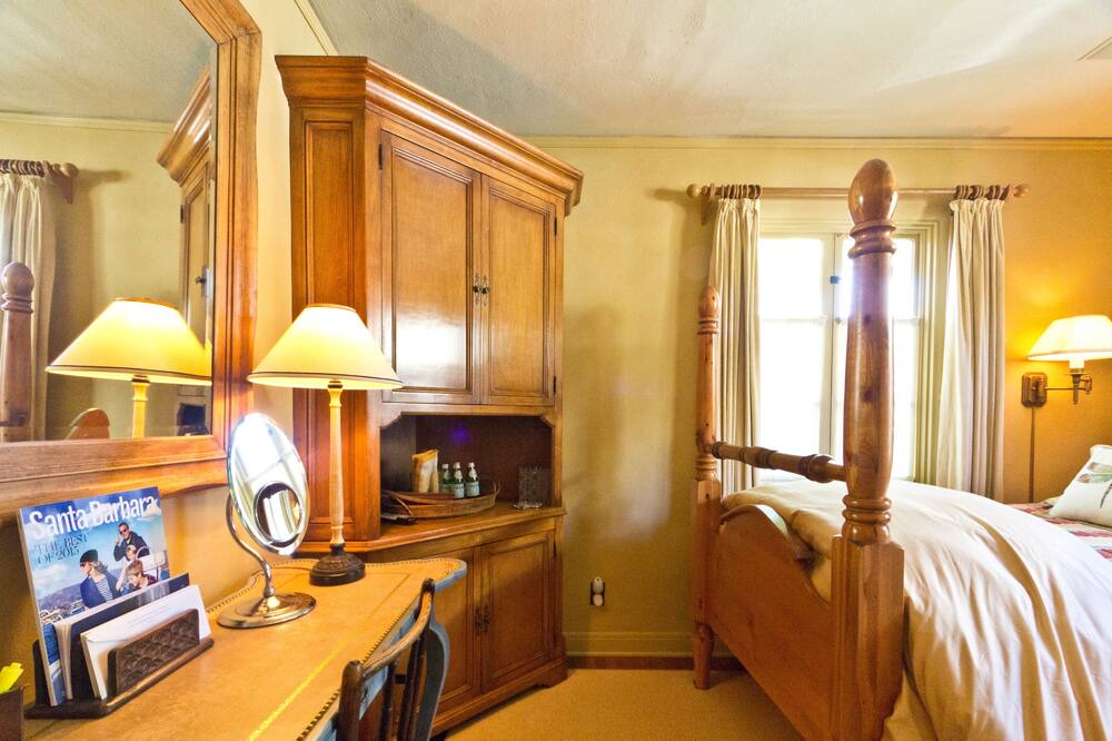 Photo of Bedroom in Oak Park