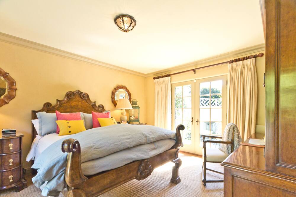 Photo of Bedroom in Oak Park