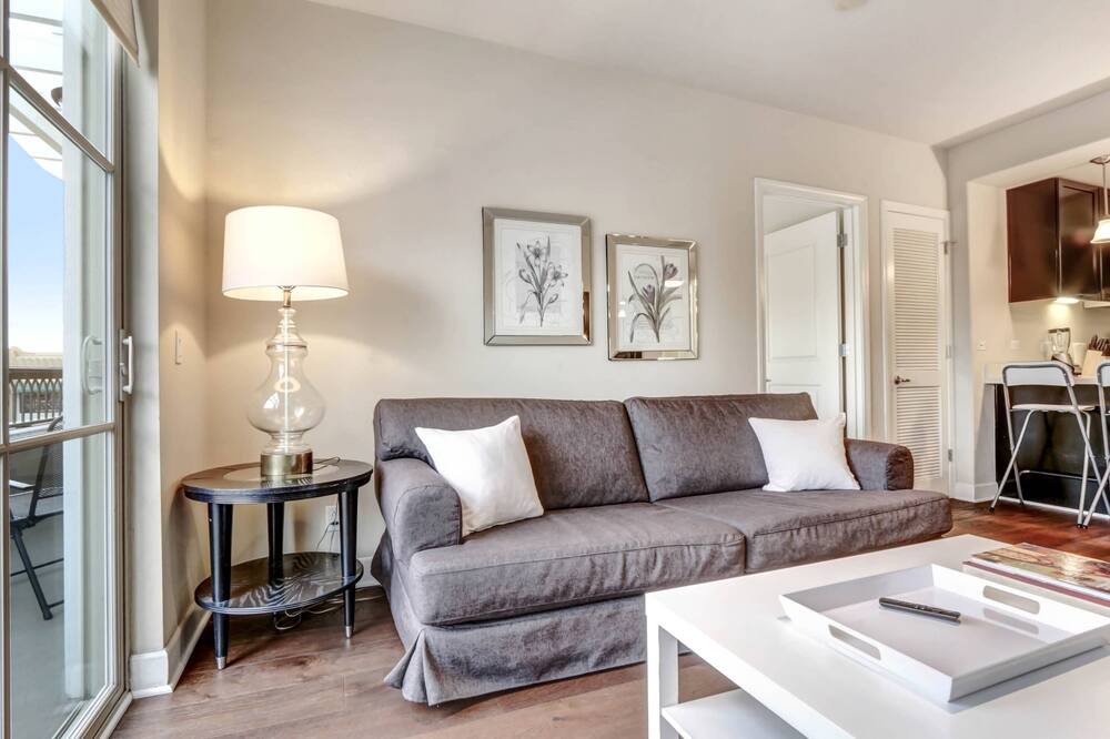 Photo of Livingroom in Downtown