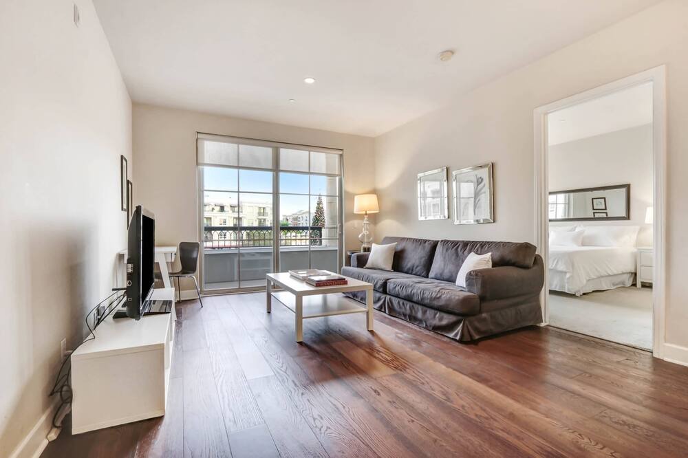 Photo of Livingroom in Downtown