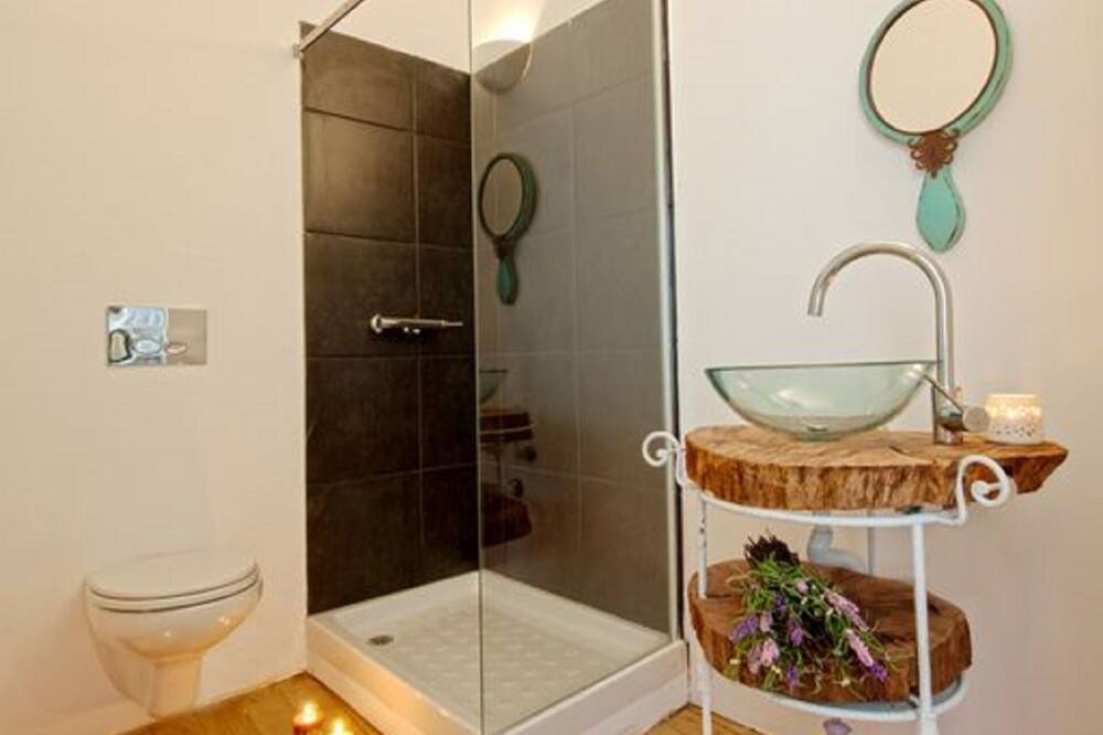 Photo of Bathroom in Mertola