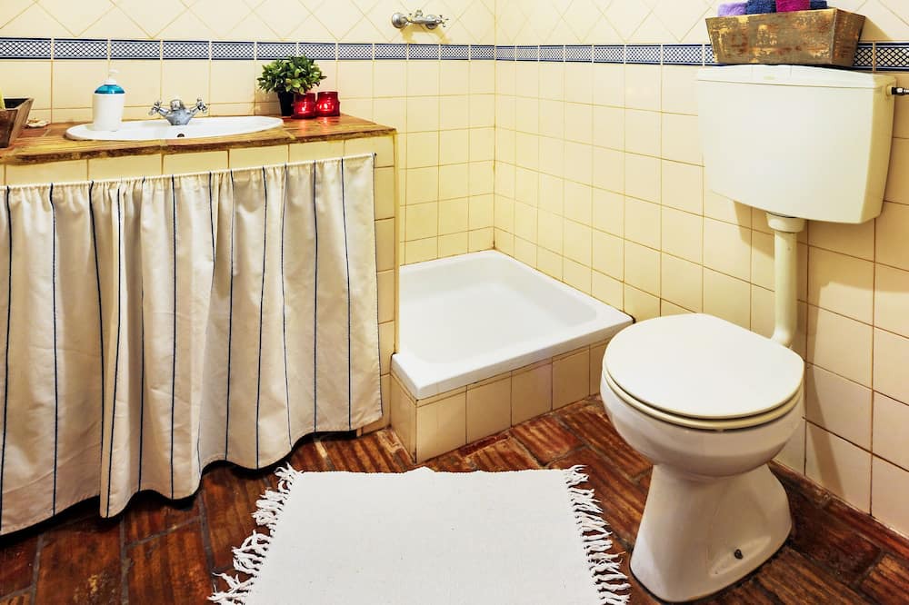 Photo of Bathroom in Mertola