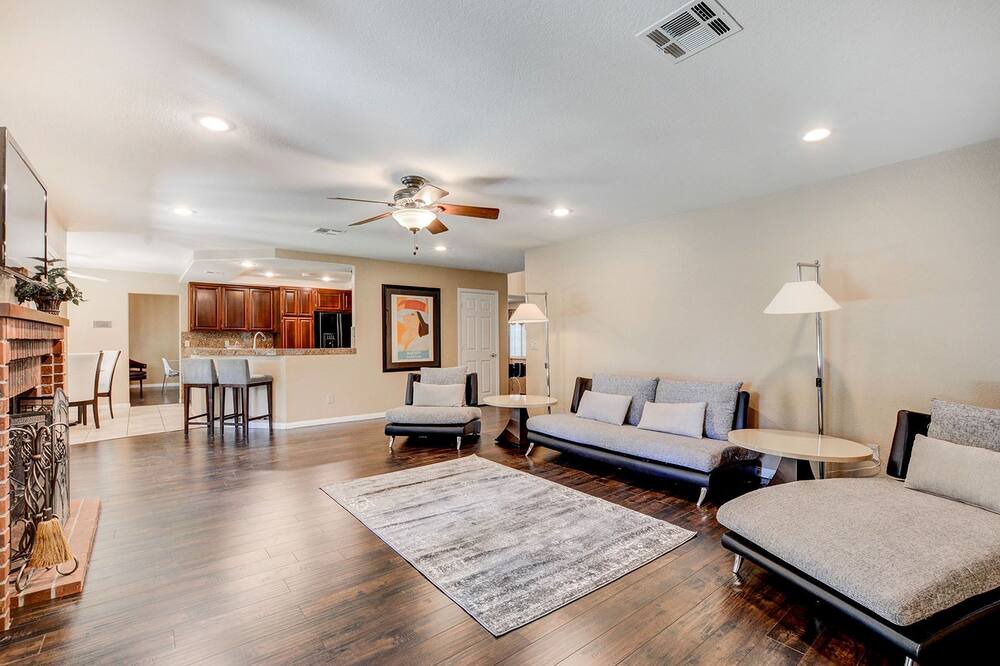 Photo of Livingroom in The Section Seven