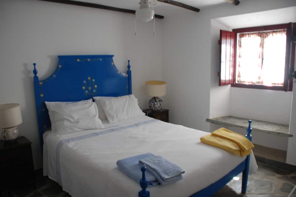 Photo of Bedroom in Santiago Maior