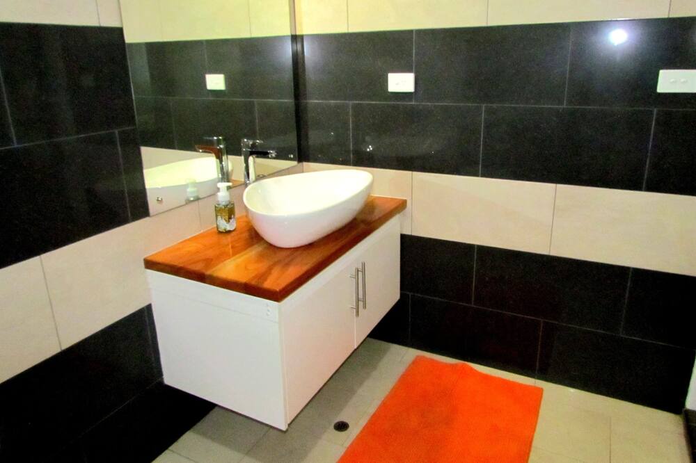 Photo of Bathroom in Cuvu