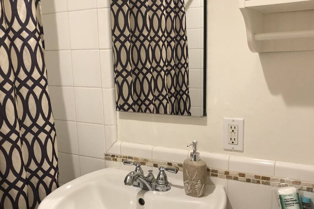 Photo of Bathroom in Carpinteria
