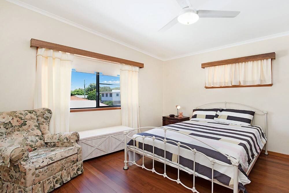 Photo of Bedroom in Golden Beach